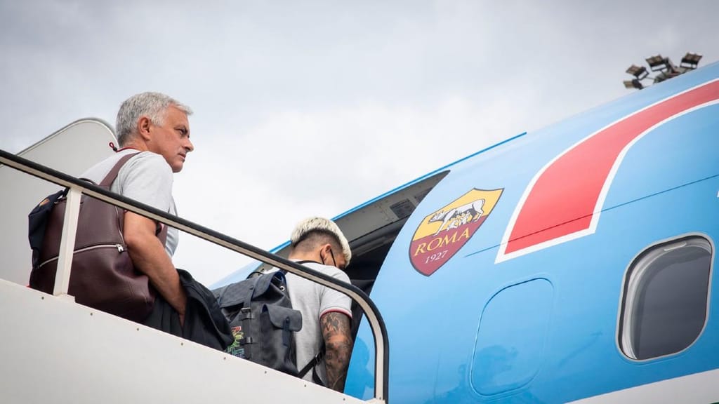 José Mourinho na viagem da Roma até Portugal