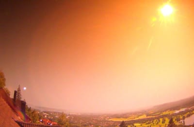 Meteoro ilumina o céu noturno da Noruega e surpreende os moradores - TVI