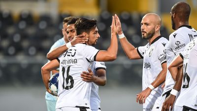 VÍDEO: Pepa estreia-se com goleada e Vitória avança na Taça da Liga - TVI