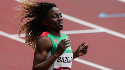Tóquio2020: Lorène Bazolo nas meias-finais dos 200 metros - TVI
