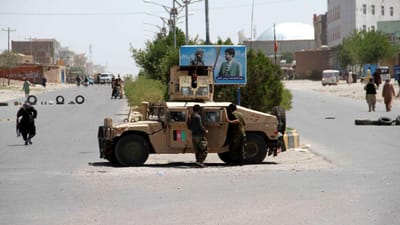 Afeganistão: talibãs já controlam 18 capitais de província - TVI