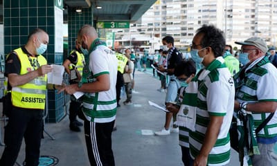 Sporting: longas filas em Alvalade atrasam entrada de adeptos - TVI