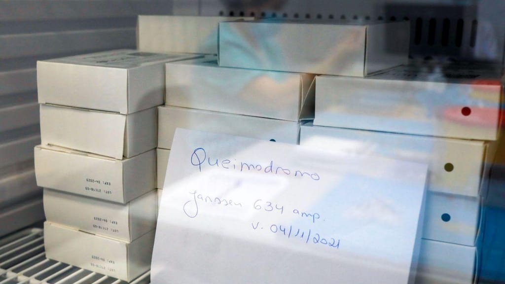 Lote de vacinas covid-19 suspenso pela task-force, no Queimódromo do Porto