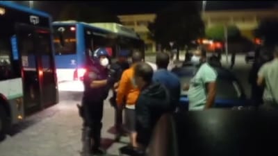 Alta tensão entre grevistas e polícia à porta das instalações da STCP - TVI
