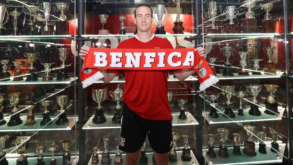 Dennis Clifford é reforço do Benfica (foto SLB)