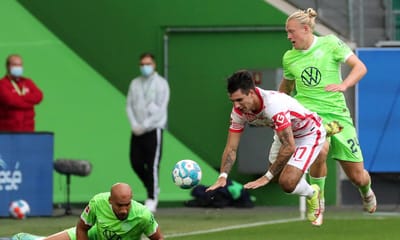 VÍDEO: Wolfsburgo bate Leipzig de André Silva e lidera Bundesliga - TVI