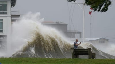 Ida enfraquece e passa a tempestade tropical, mas continua motivo de alerta no Luisiana - TVI