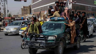 Afeganistão: Reino Unido negoceia com talibãs saída de nacionais e aliados - TVI