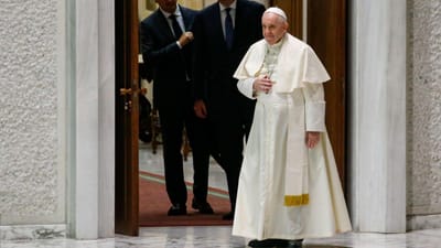 Papa vê pandemia como "oportunidade para a sociedade construir um mundo melhor” - TVI