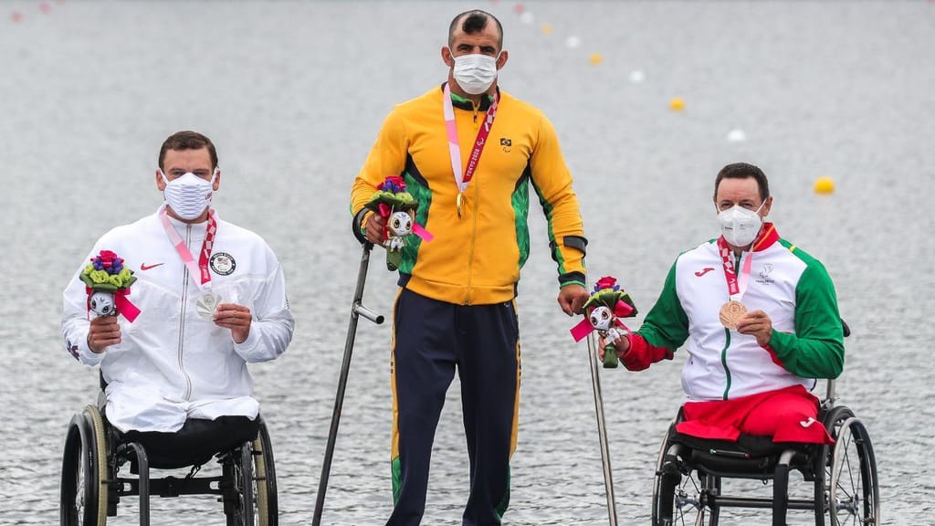 Paralímpicos: Canoísta Norberto Mourão conquista bronze em Tóquio