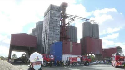 Incêndio consumiu silo em fábrica de cereais em Beja - TVI