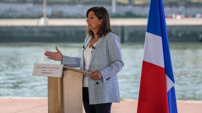 Presidente da Câmara de Paris anuncia candidatura à presidência francesa - TVI