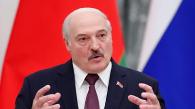 Lukashenko acusa Lituânia de despejar migrantes mortos - TVI