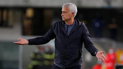 Mourinho após a primeira derrota na Roma: «A minha cara diz tudo» - TVI
