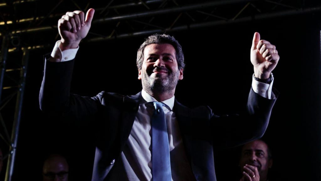 O presidente do CHEGA, André Ventura, durante um comício no âmbito das eleições autárquicas 2021, realizado na doca de Faro