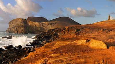 Açores não têm nenhum sistema vulcânico "fora do normal" - TVI