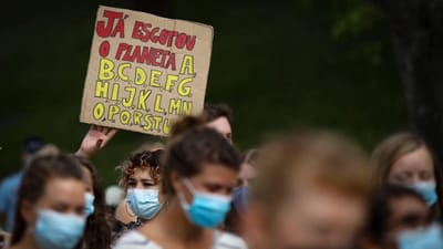 Estudantes portugueses em greve climática com agenda alargada - TVI
