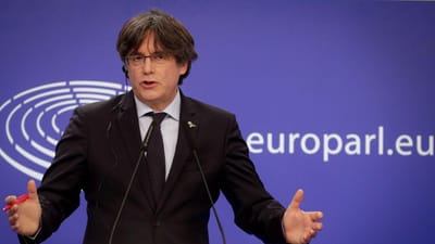 Puigdemont exige amnistia dos separatistas para apoiar investidura de Sánchez - TVI