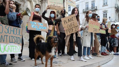 “Governo escuta, os jovens estão em luta”, greve climática em Coimbra - TVI