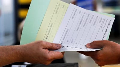 Afluência às urnas até às 16:00 foi de 42,34% - TVI
