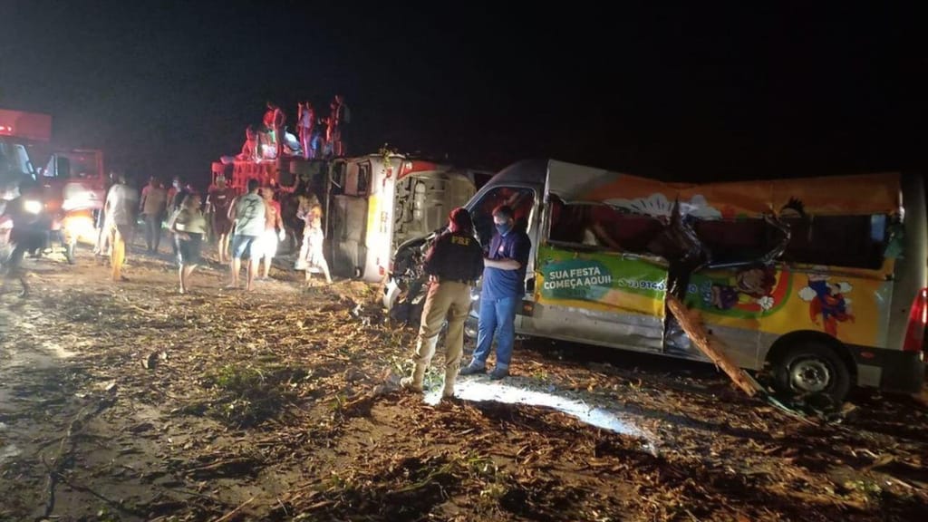 Doze mortos e 22 feridos em acidente no Brasil
