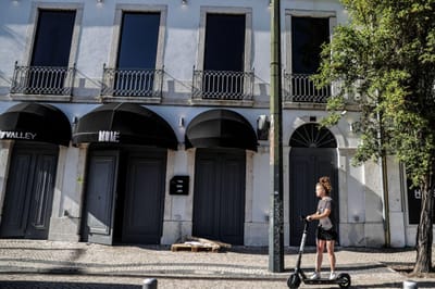 O que se sabe sobre o caso dos quatro polícias agredidos à porta da discoteca em Lisboa - TVI