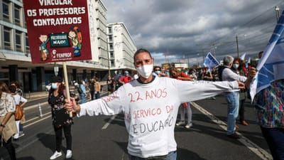 Uma canção para "os Costas": professores em protesto em Braga cantam "Acordai" de Fernão Lopes Graça - TVI