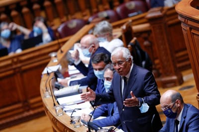 Costa diz que não duvida da "total lealdade" dos chefes dos ramos das Forças Armadas - TVI