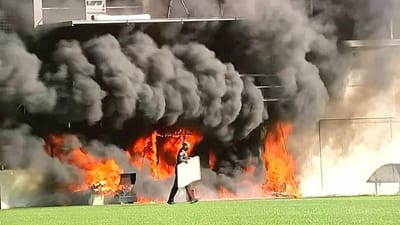 VÍDEO: incêndio no estádio deixa seleção inglesa em segundo plano - TVI