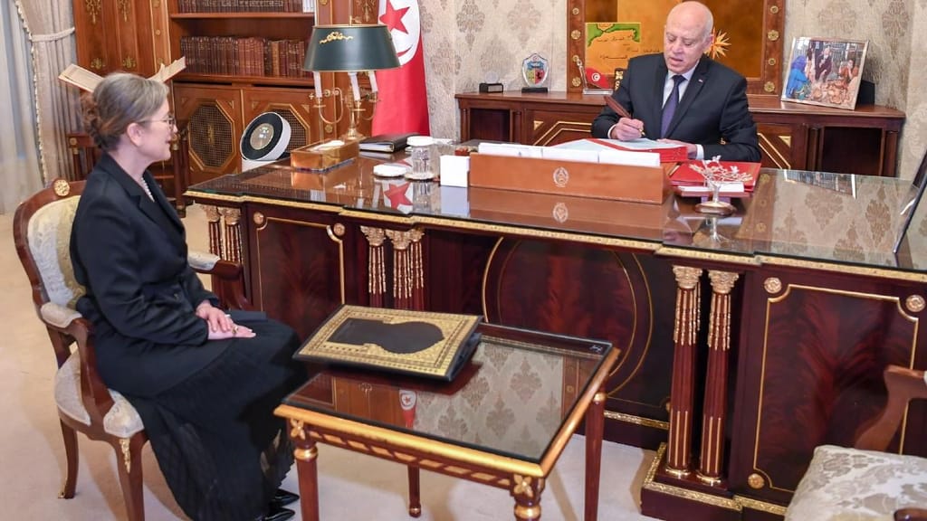 Primeira-ministra da Tunísia anuncia Governo 