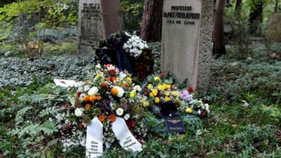 Neonazi enterrado em sepultura que pertenceu a judeu na Alemanha - TVI