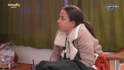 Débora questiona aliança de Morina e Barbosa: «Isso é motivo para ela ser tua aliada?» - Big Brother