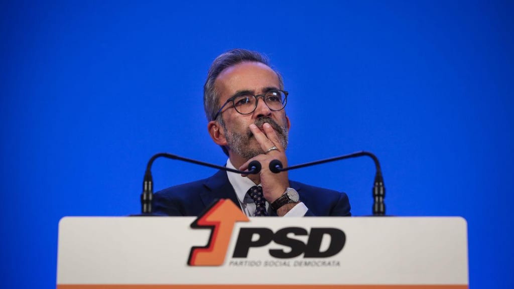 Paulo Rangel anuncia candidatura à liderança do PSD
