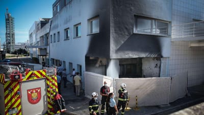 Extinto incêndio no Hospital CUF Descobertas em Lisboa e sem necessidade de evacuar edifício - TVI