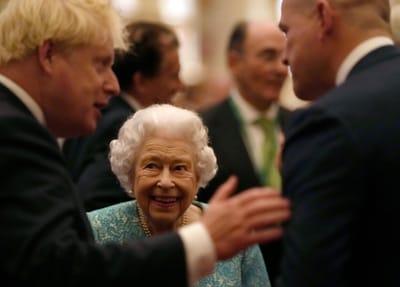 A rainha não comenta a cortesia de Boris, O demissionário - TVI