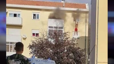 “Ato heróico”:  jovem arrisca a vida para salvar moradores de prédio em chamas em Vila Franca de Xira - TVI