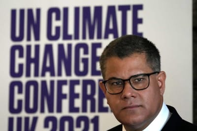 Presidente da COP26 quer objetivo dos 1,5 graus "vivo" e pede "liderança" à China - TVI