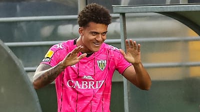 VÍDEO: Neto Borges faz primeiro golo da carreira no Tondela-FC Porto - TVI