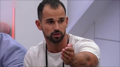 Rafael rasga Débora: «Ele tem uma paciência de cão para te aturar!» - Big Brother