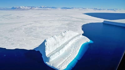 Reino Unido batiza massa de gelo de "Glaciar Glasgow", símbolo da cimeira do clima - TVI