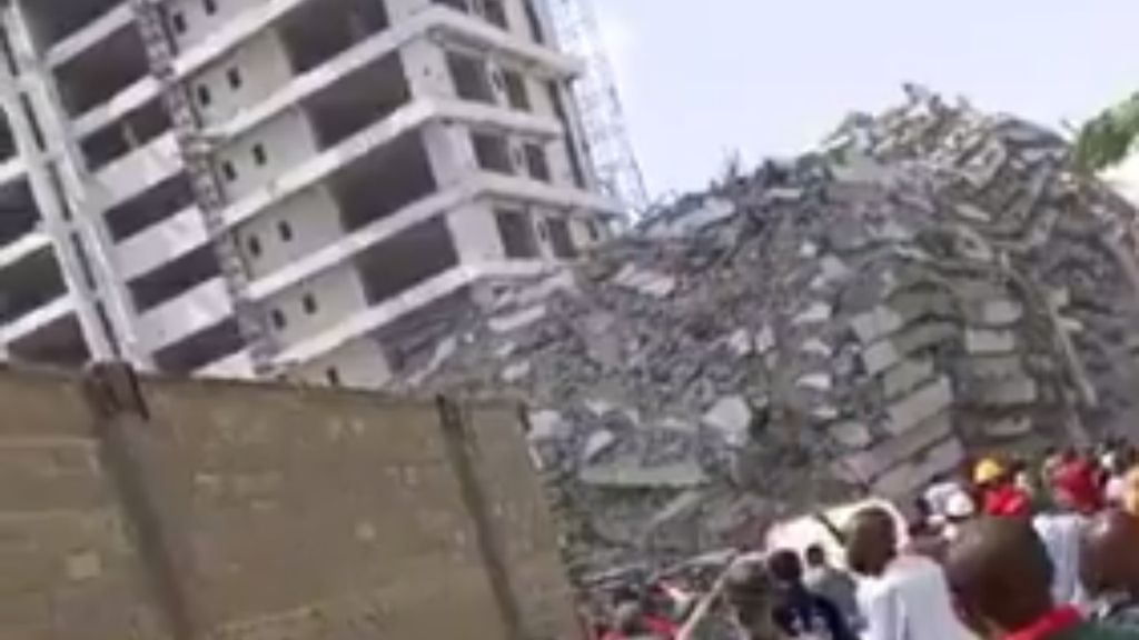 Prédio de 21 andares desaba em Lagos, Nigéria