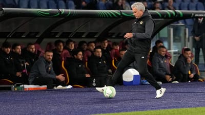 Dois jogadores de Mourinho testam positivo à covid-19 - TVI