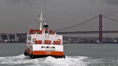 Perturbações na ligação fluvial entre Lisboa e os concelhos do Seixal e Montijo devem-se a avarias nos navios - TVI