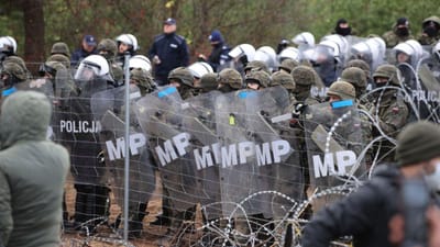 Mais de 50 migrantes detidos junto à fronteira da Polónia com a Bielorrússia - TVI