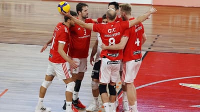 Voleibol: Benfica e Sporting entram na 2.ª fase a somar três pontos - TVI