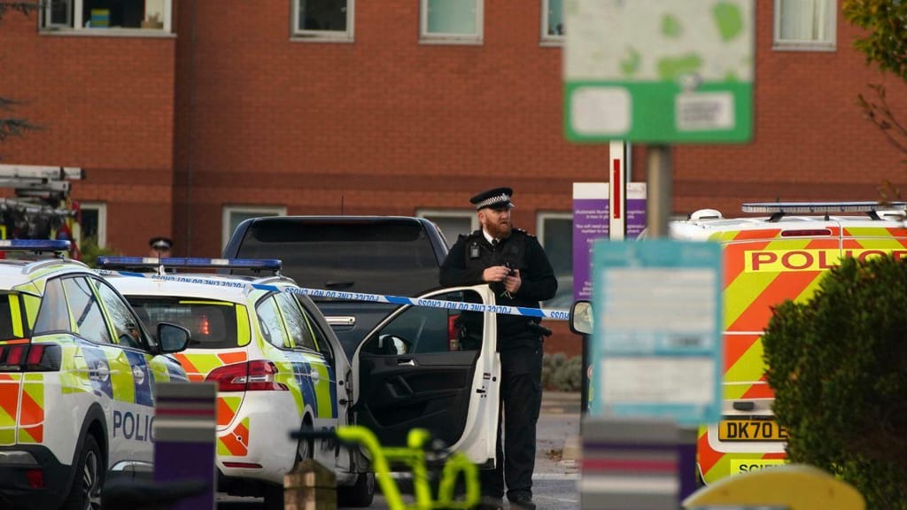 Explosão de carro em Liverpool faz um morto
