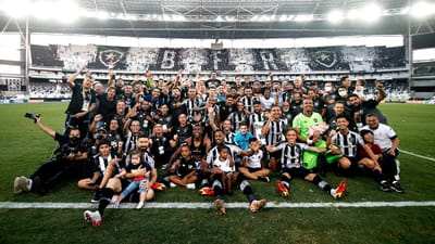 VÍDEO: Botafogo volta ao Brasileirão e até houve capacete na festa - TVI