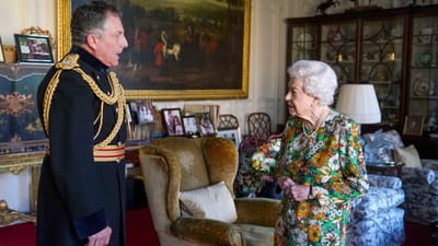 Rainha Isabel II reaparece em ato público após falhar "Dia da Memória" - TVI