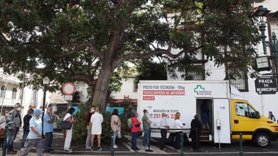 Corrida às farmácias no Funchal após anúncio de novas medidas contra a covid-19 - TVI