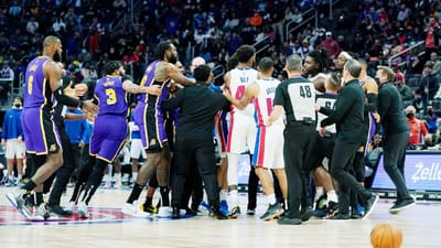 VÍDEO: agressão de LeBron James dita expulsão e confusão total na NBA - TVI
